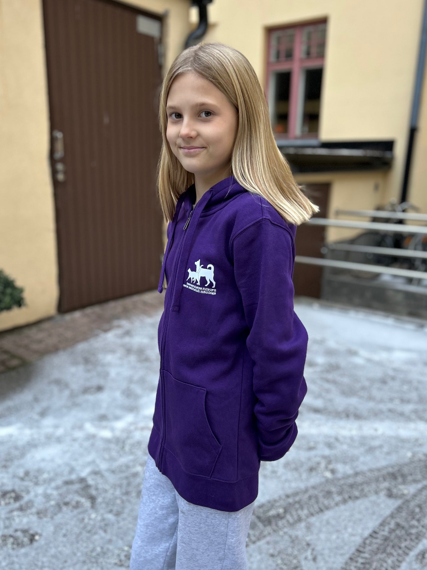 Lady Fit-huppari, eri värejä