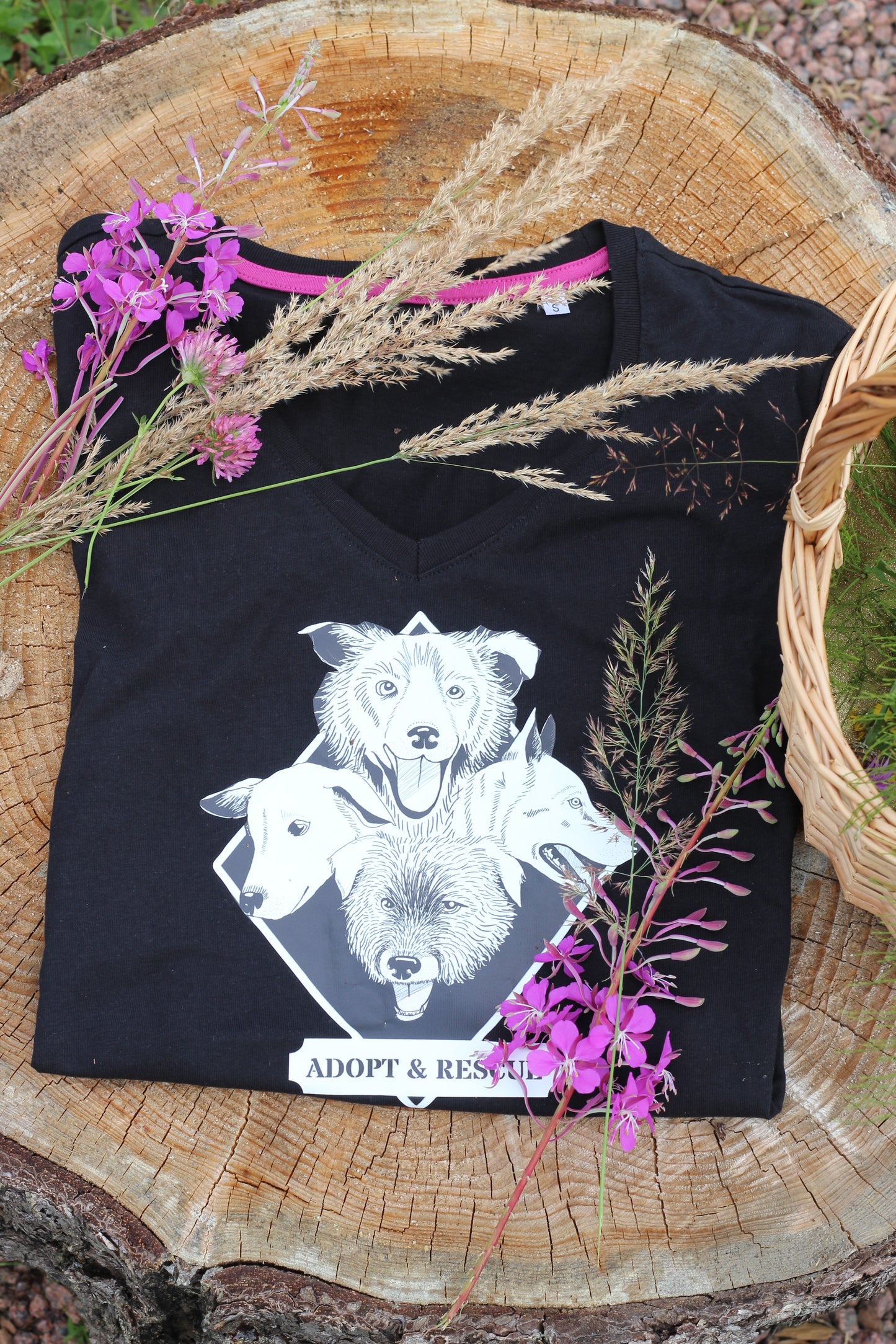Adopt & Rescue T-paita, musta ladyfit